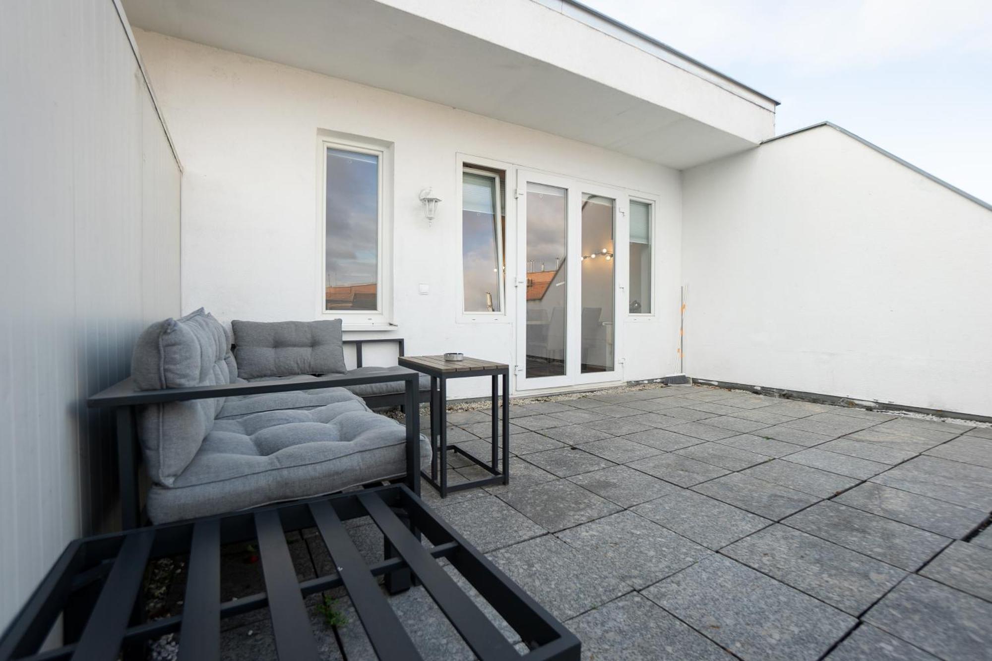 Apartment With A Private Terrace Located Right Near Belvedere Castle, 15 Minutes Away From Stephansdom Wina Bagian luar foto
