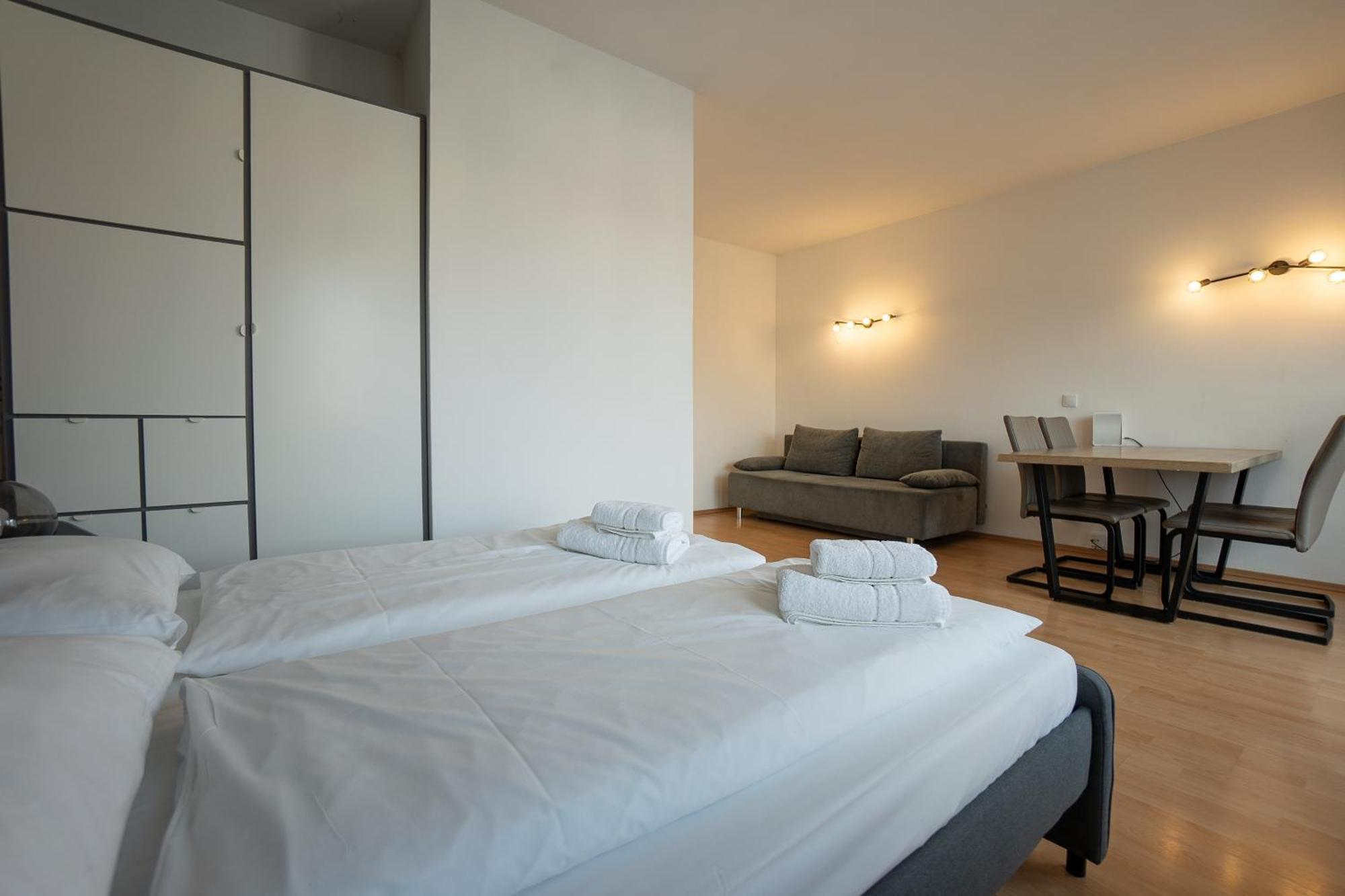 Apartment With A Private Terrace Located Right Near Belvedere Castle, 15 Minutes Away From Stephansdom Wina Bagian luar foto