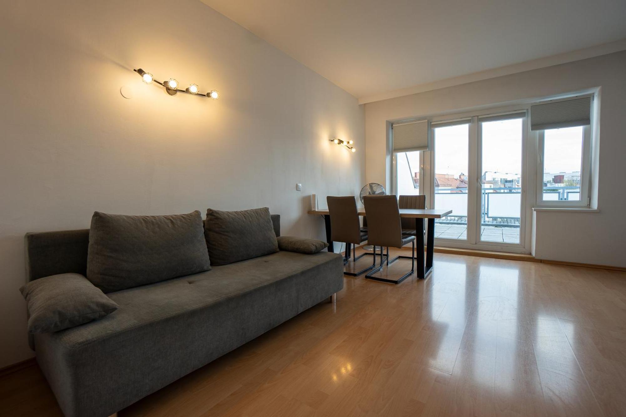 Apartment With A Private Terrace Located Right Near Belvedere Castle, 15 Minutes Away From Stephansdom Wina Bagian luar foto